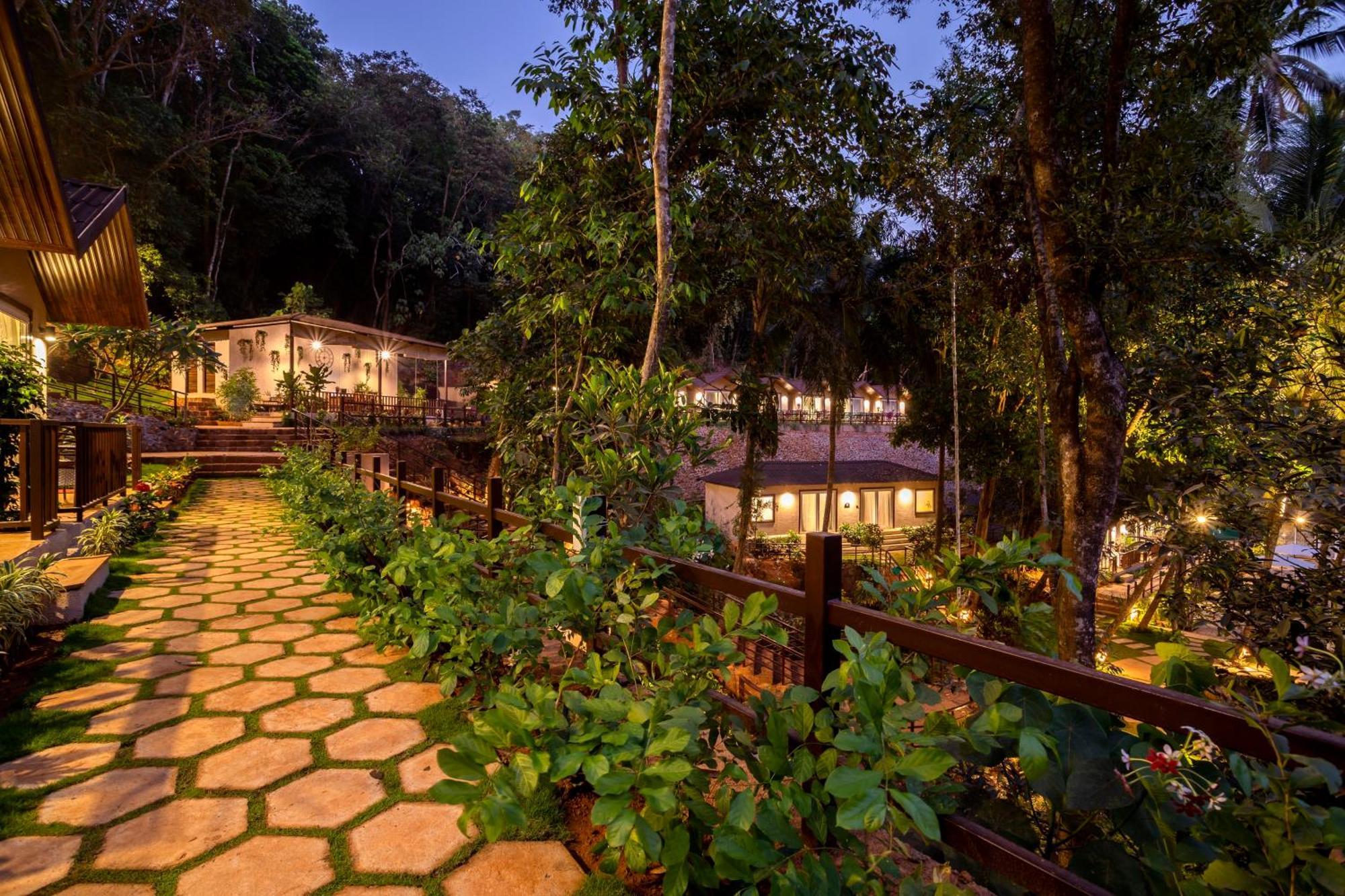 Stone Wood Premier Gokarna Hotel Gokarna  Exterior foto