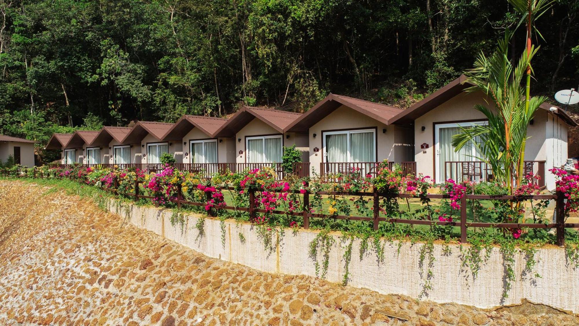 Stone Wood Premier Gokarna Hotel Gokarna  Exterior foto
