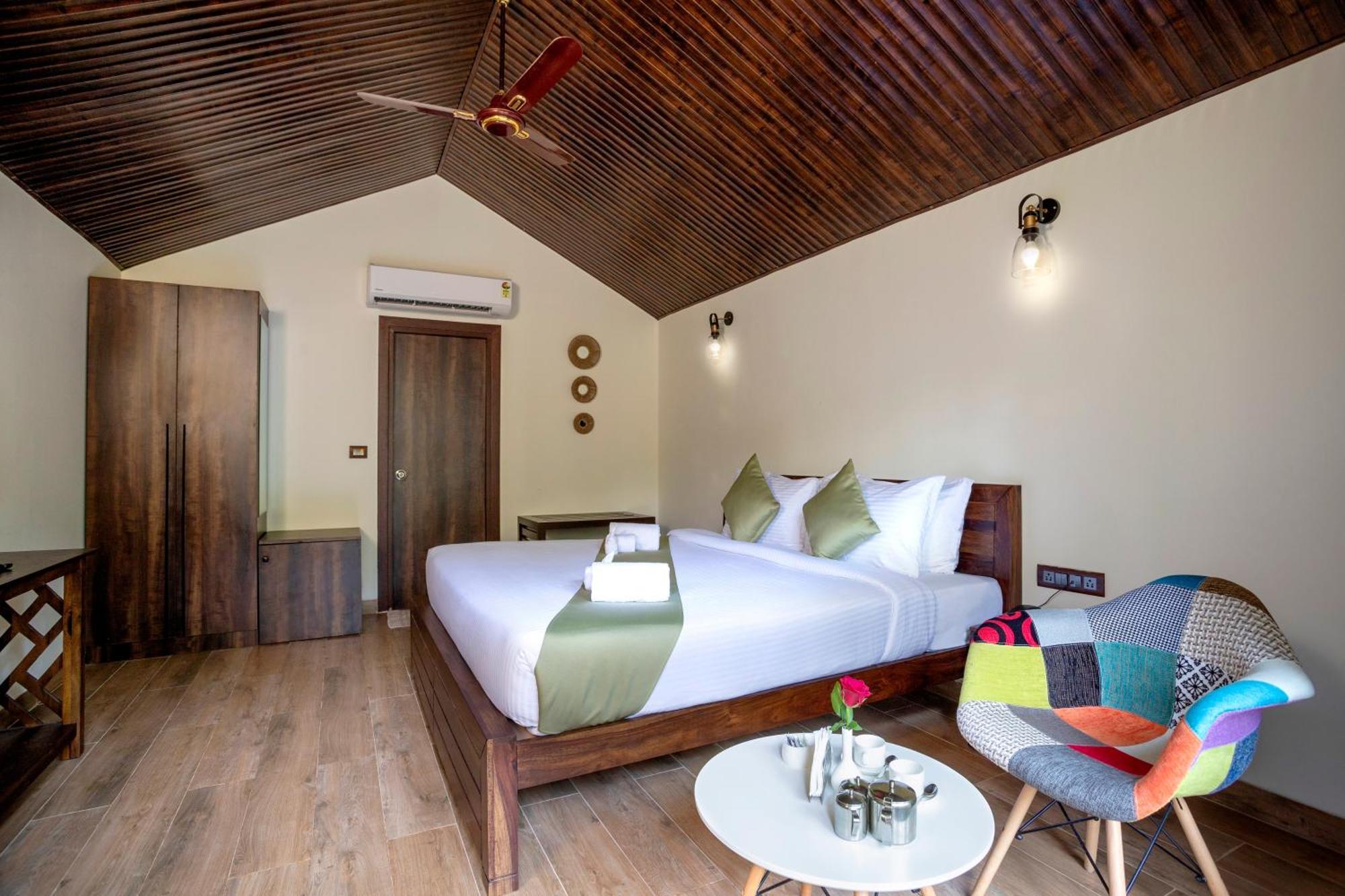 Stone Wood Premier Gokarna Hotel Gokarna  Exterior foto